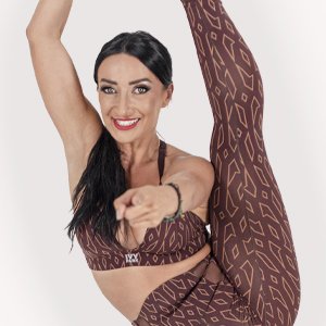 Dee Reggaetonera - Latino Fit dance